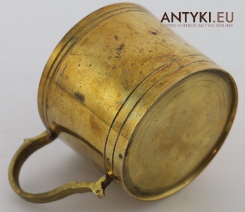 Mosiężne naczynie vintage z uchwytem – kubek / świecznik retro z epoki