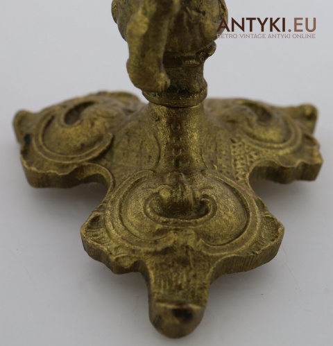 świecznik mosiężny z putto neorokoko