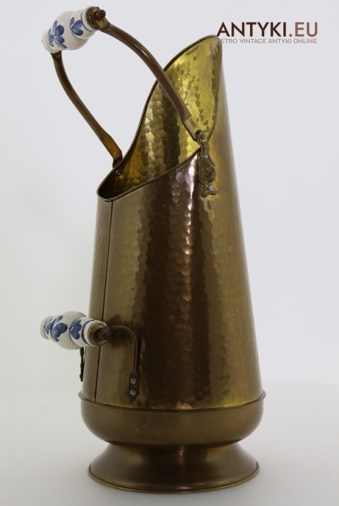 elegancki dzban vintage na parasole