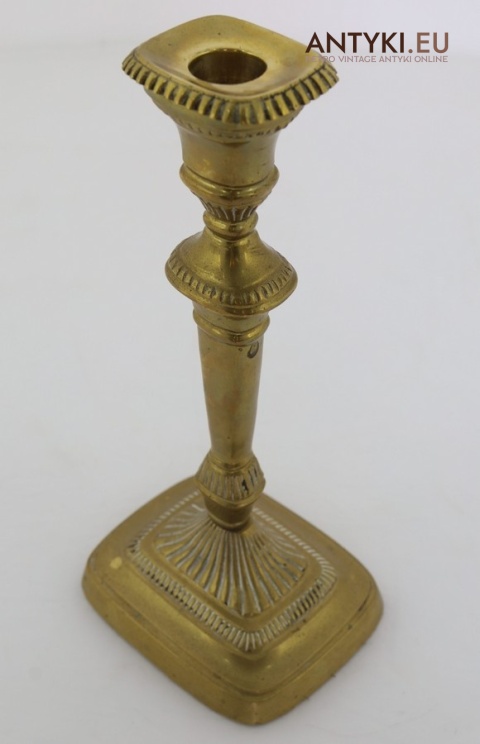 klasycystyczne świeczniki z epoki neoklasyczne