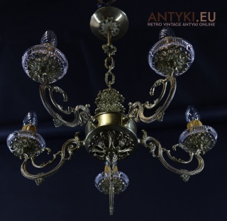 Mosiężny żyrandol vintage z lat 50. – 5-ramienny klasyk z kryształami