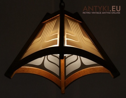 retro lampa sufitowa z litego dębu z epoki