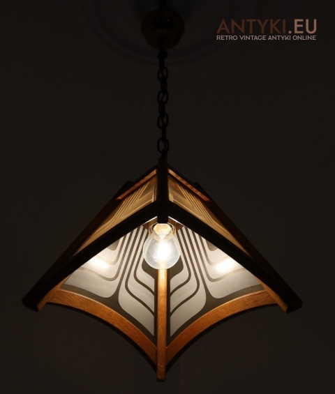 dębowa lampa wisząca z łańcuchem i podsufitką