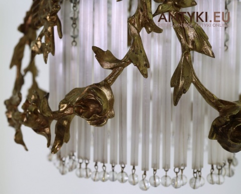 lampa vintage z epoki francuska dekoracja roślinna