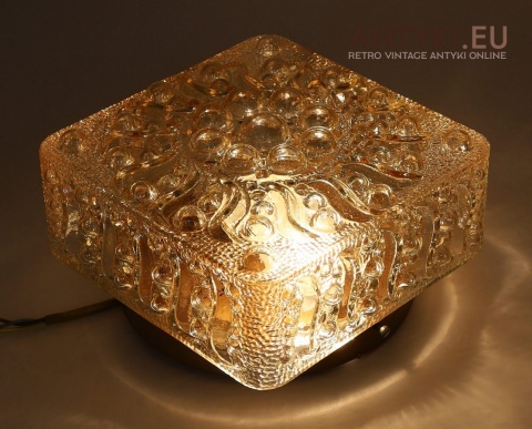 klasyczna plafoniera vintage do korytarza