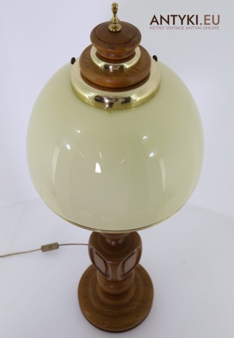 vintage lampa do recepcji hotelowej