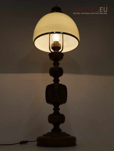 duża starodawna lampa stołowa z kloszem ecru