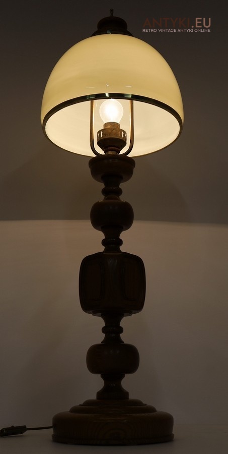 elegancka lampa stołowa do pensjonatu retro
