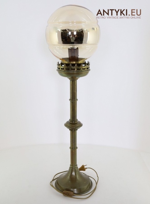 zabytkowa lampa stołowa eklektyczna z kloszem kulą