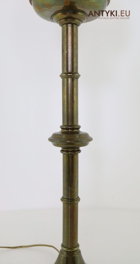 stylowa lampa stołowa z dawnych lat klosz kula