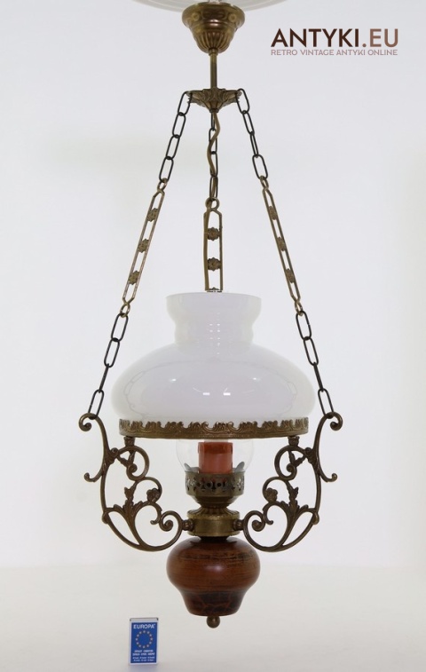 rustykalne oświetlenie do domu z bali