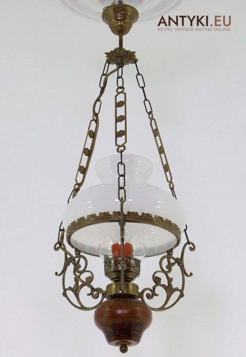 sufitowa lampa do karczmy rustykalnej