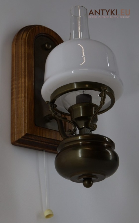 kinkiet retro z mlecznym kloszem
