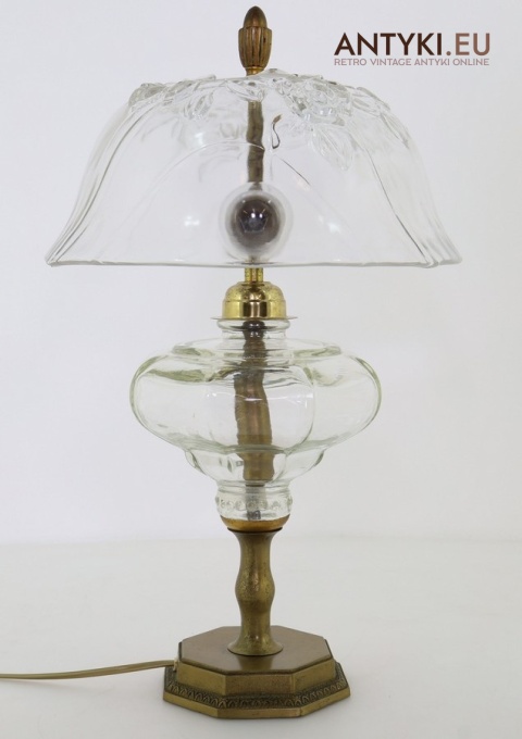 vintage lampa stołowa widok z boku szkło tłoczone