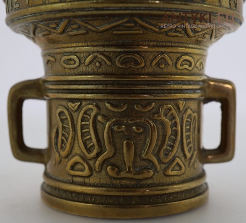 stary moździerz aptekarski z mosiądzu