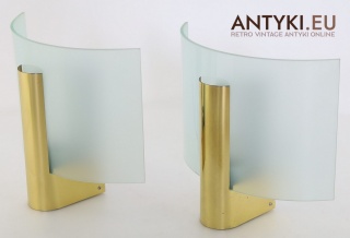 Vintage kinkiety mosiężne z półokrągłymi szklanymi kloszami – unikat retro