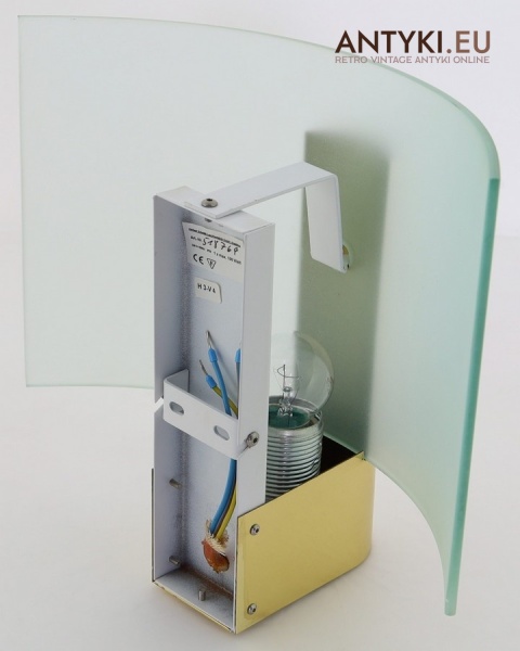 kinkiety z rzadkimi półokrągłymi kloszami