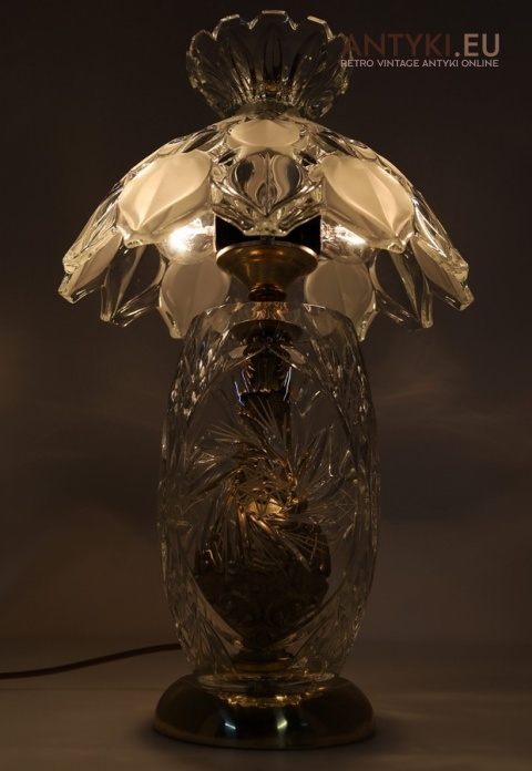 stylowe oświetlenie retro do sypialni