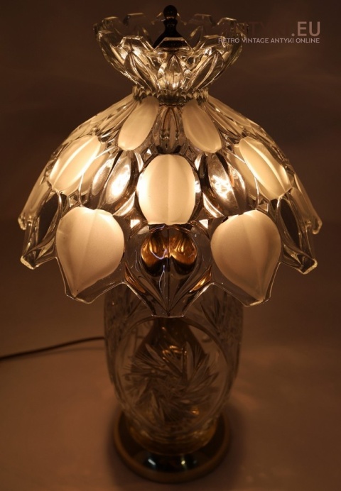 stylowe oświetlenie retro do salonu