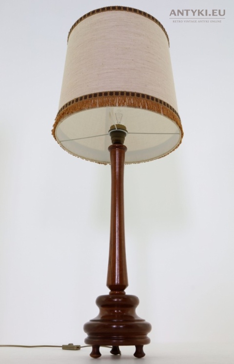 stołowa wysoka lampa drewniana
