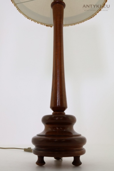 wysoka vintage lampa drewniana