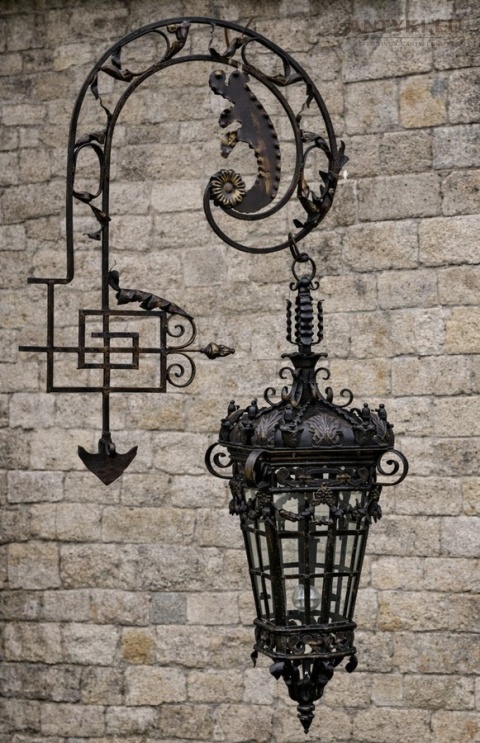 gigantyczny kinkiet do dworu