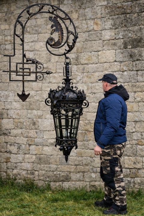 duże lampy antyczne zewnętrzne na brame