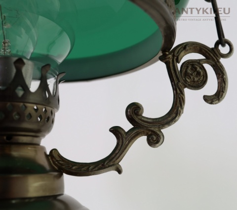 dekoracyjna lampa z zielonym kloszem vintage