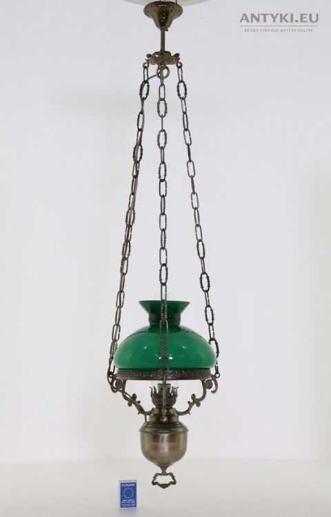 lampa z zielonym kloszem w stylu bankierskim
