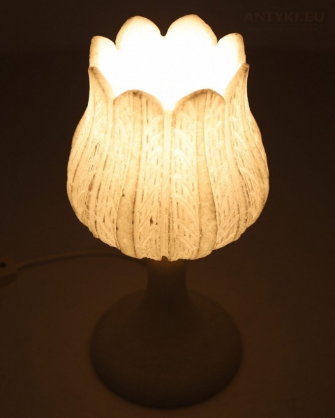 stołowa retro lampka kielich kwiatu z epoki
