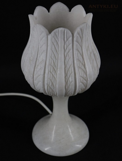 stylowa lampka alabastrowa połowa xx wieku