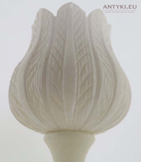 vintage lampka kamienna na stolik