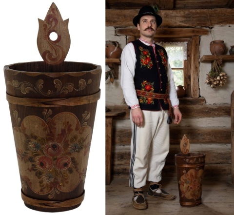 ozdobny drewniany pojemnik na parasole