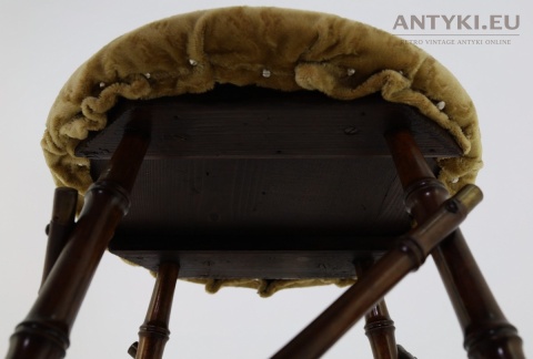 drewniany stołek dekoracyjny vintage