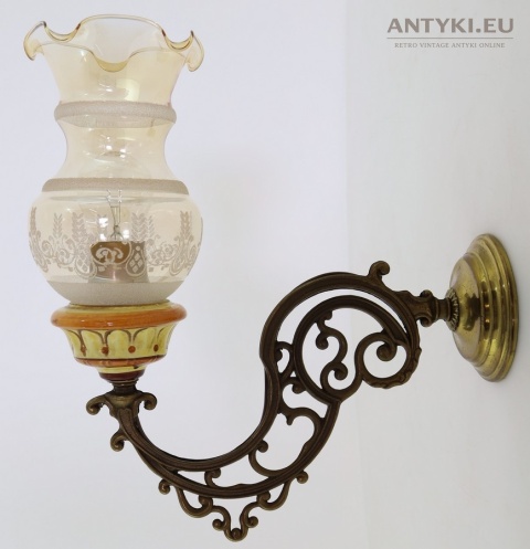 kinkiet ścienny retro z florystycznym kloszem