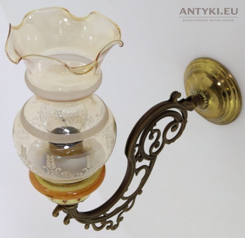 stylowe oświetlenie ścienne z epoki