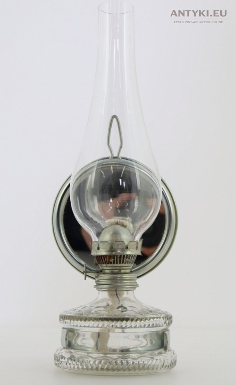 vintage lampa naftowa do wnętrz rustykalnych
