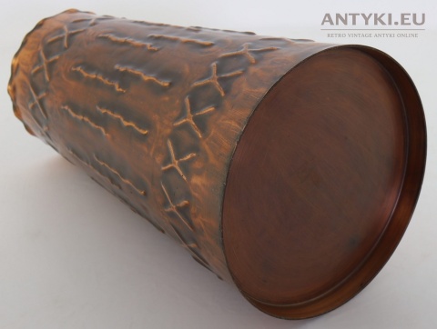 duży pojemnik z miedzi na suszone kwiaty