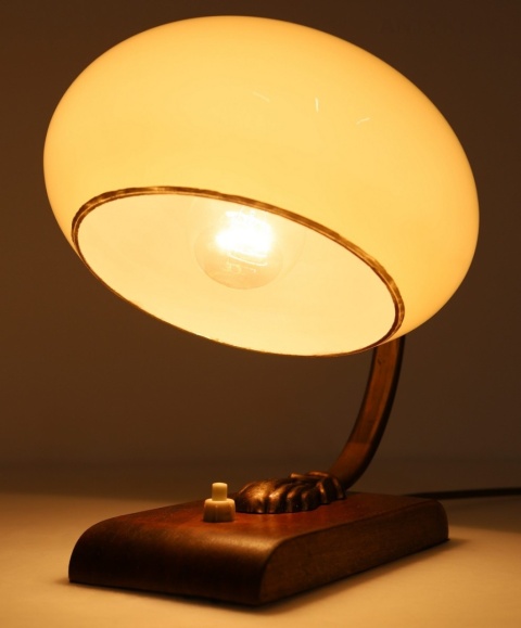 stołowa lampa art deco z patyną