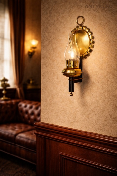 ścienna lampa vintage z kominem