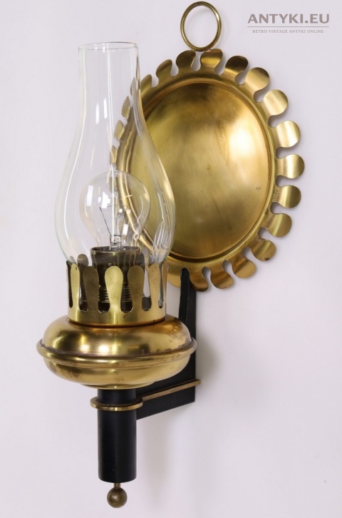 stylowa lampa ścienna z epoki