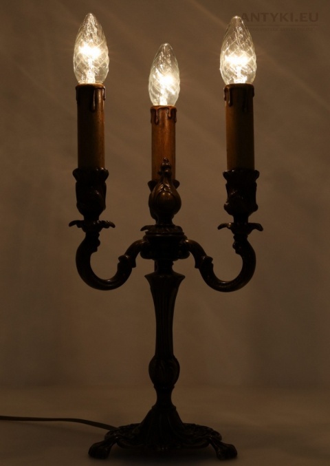 barokowe antyczne oświetlenie stołowe