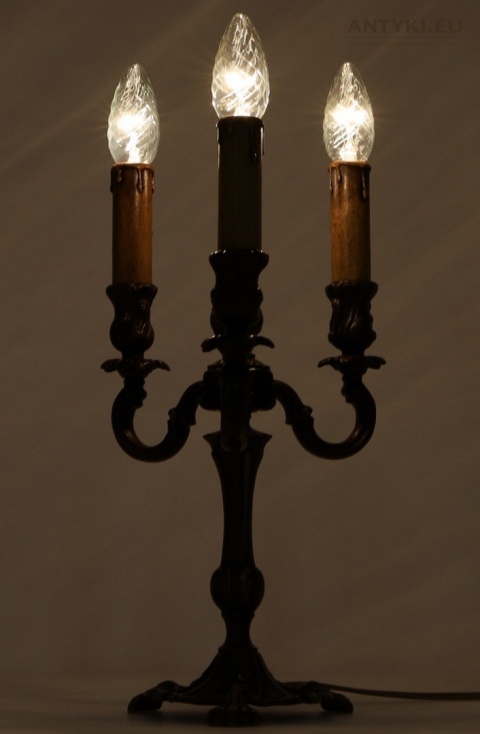 klasyczne oświetlenie stołowe