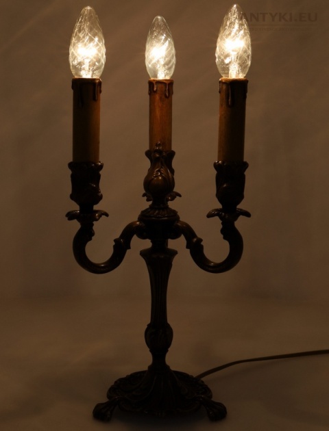 barok lampa na stolik