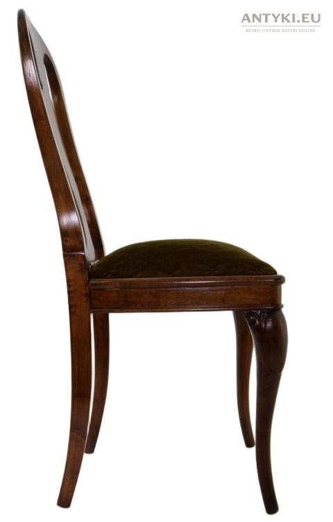 stare krzesło z drewna i tapicerka zielona