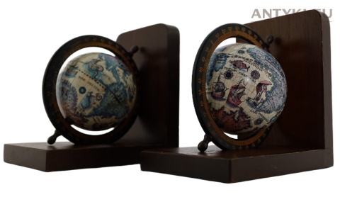 drewniane podpórki retro do biblioteki