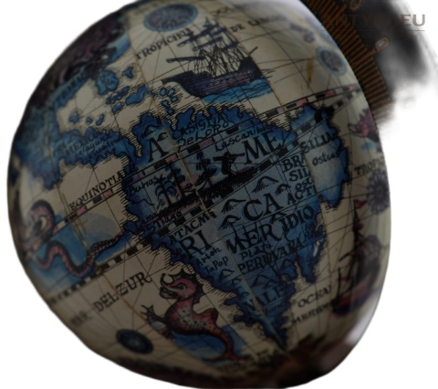 antyczne podpórki z globusem komplet