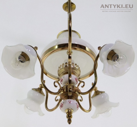 lampa vintage z kwiatowymi kloszami