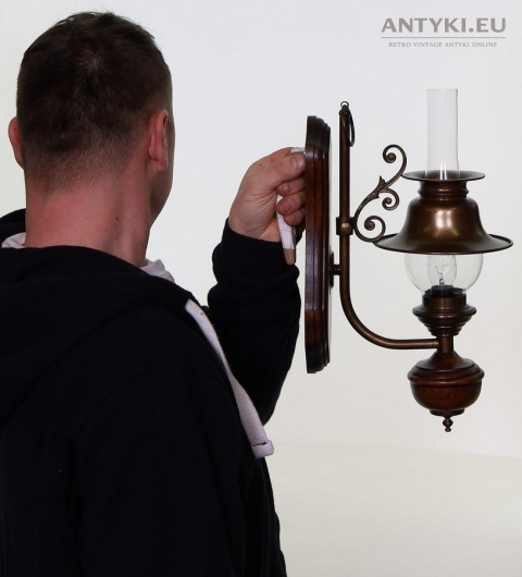 lampa ścienna rustykalna z epoki lata 70