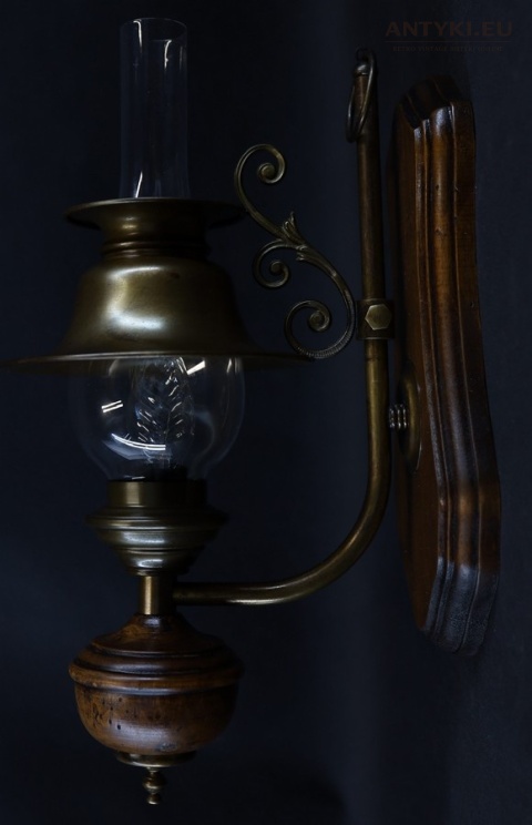 rustykalna lampa ścienna retro